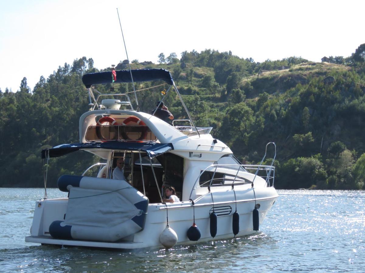 Aquadouro Yacht Radames - Sleep Boat Experience Hotel Castelo de Paiva Exterior photo