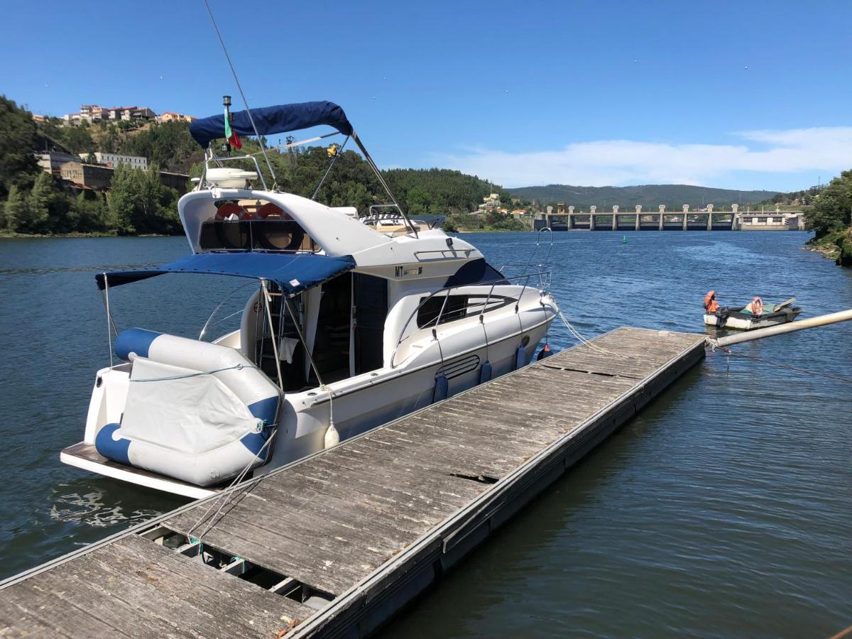 Aquadouro Yacht Radames - Sleep Boat Experience Hotel Castelo de Paiva Exterior photo