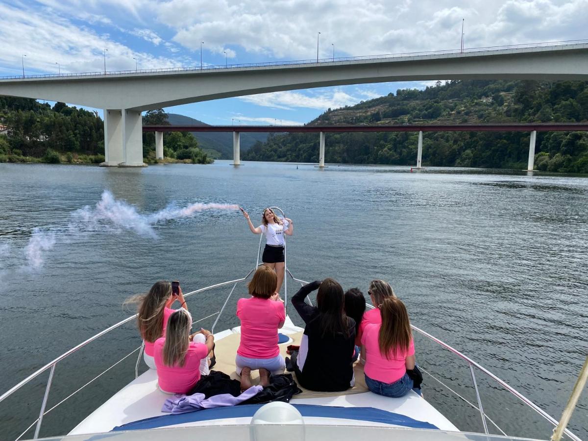 Aquadouro Yacht Radames - Sleep Boat Experience Hotel Castelo de Paiva Exterior photo